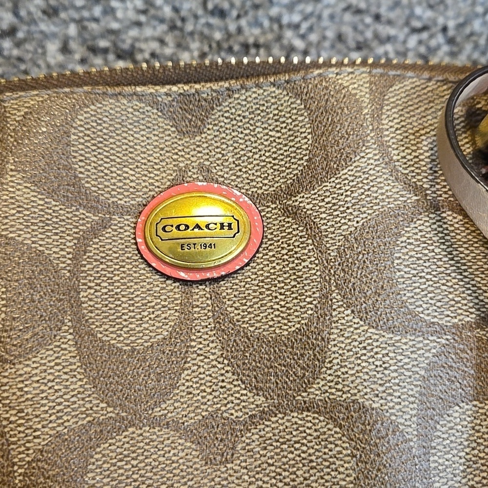 Coach Women Peyton Signature Cora Logo Domed Satchel F24606 - Picture 12 of 12